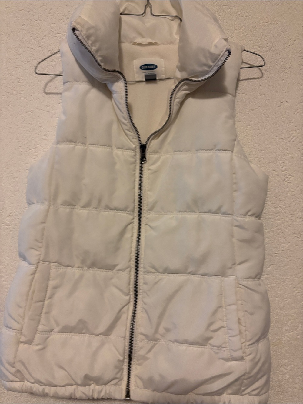 Old Navy Women's Cream Quilted Puffer Vest